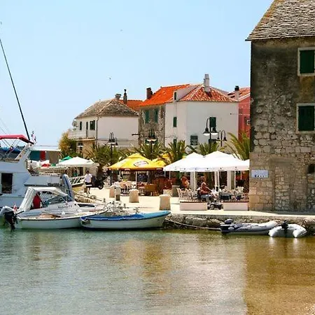 Сasa de vacaciones In Trogir With Sea View *